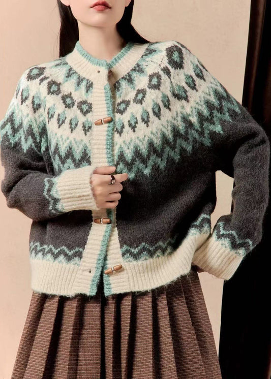 Luvik | Villakangastakki, jossa on tilkkukuosi ja tummanharmaat napit talvelle