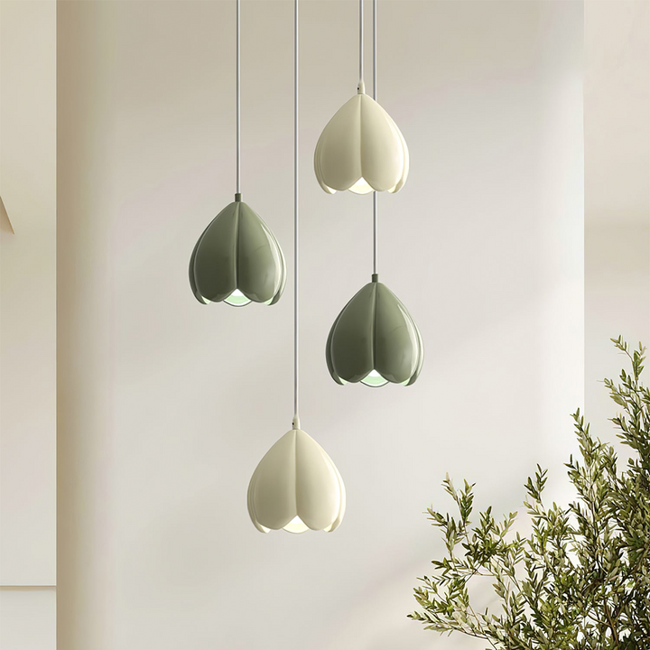 Luvikno | FlowerGlow Pendant - Elegant kremfarget pendant for varme atmosfæriske interiører