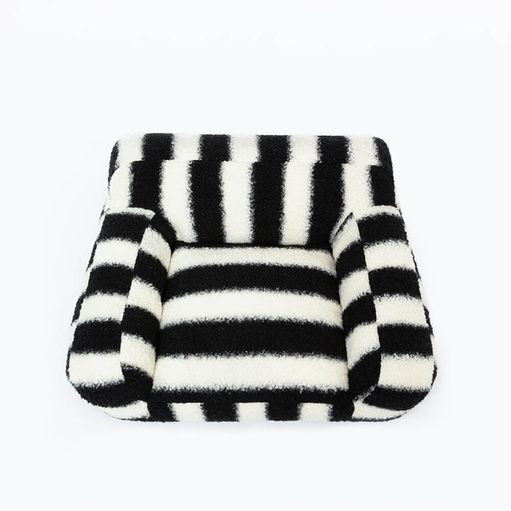 Moderne Faux Lambswool Kattesofa med Brede Armlener og Avtakbar Pute | Luvikno
