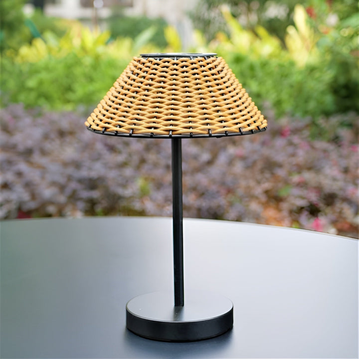 Luvikno | Elegant GardenVevd Solbordlampe - Værbestandig & Energisparende