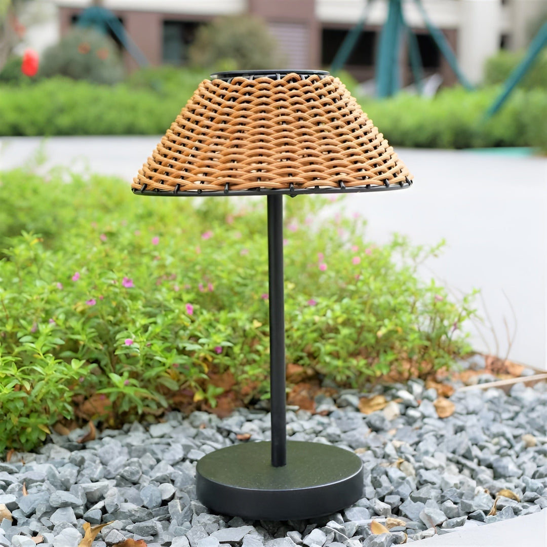 Luvikno | Elegant GardenVevd Solbordlampe - Værbestandig & Energisparende