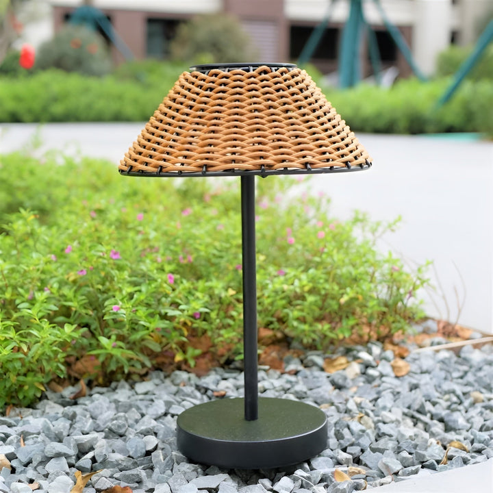 Luvikno | Elegant GardenVevd Solbordlampe - Værbestandig & Energisparende