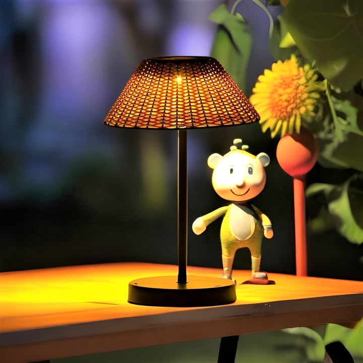 Luvikno | Elegant GardenVevd Solbordlampe - Værbestandig & Energisparende