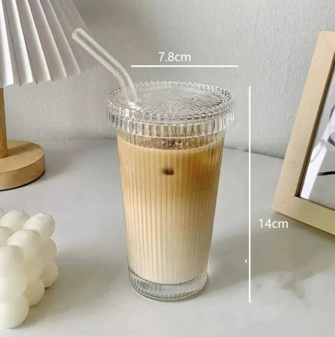 ChicSip Glass – Moderne Drikkeglass med Stilig Design Luvikno