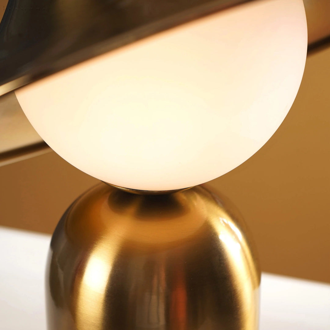 Luvikno | Elegant Gull Bordlampe Med LED, Skandinavisk Design For Hygge Interiør