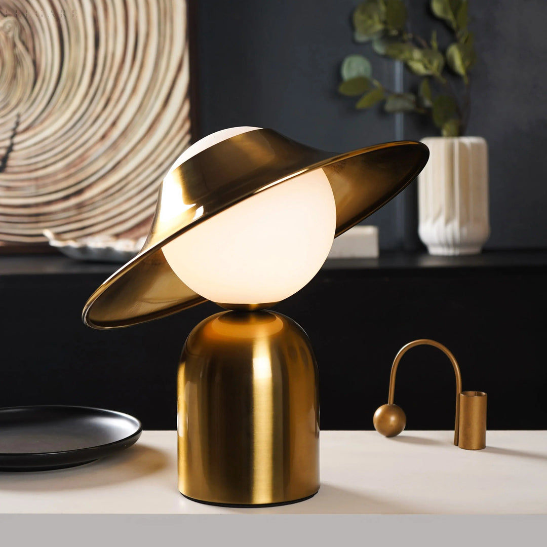 Luvikno | Elegant Gull Bordlampe Med LED, Skandinavisk Design For Hygge Interiør