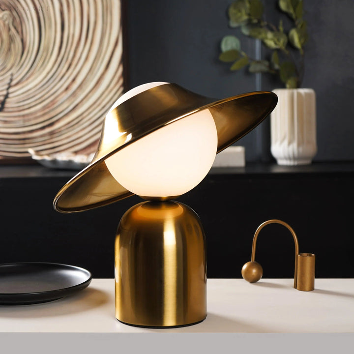 Luvikno | Elegant Gull Bordlampe Med LED, Skandinavisk Design For Hygge Interiør