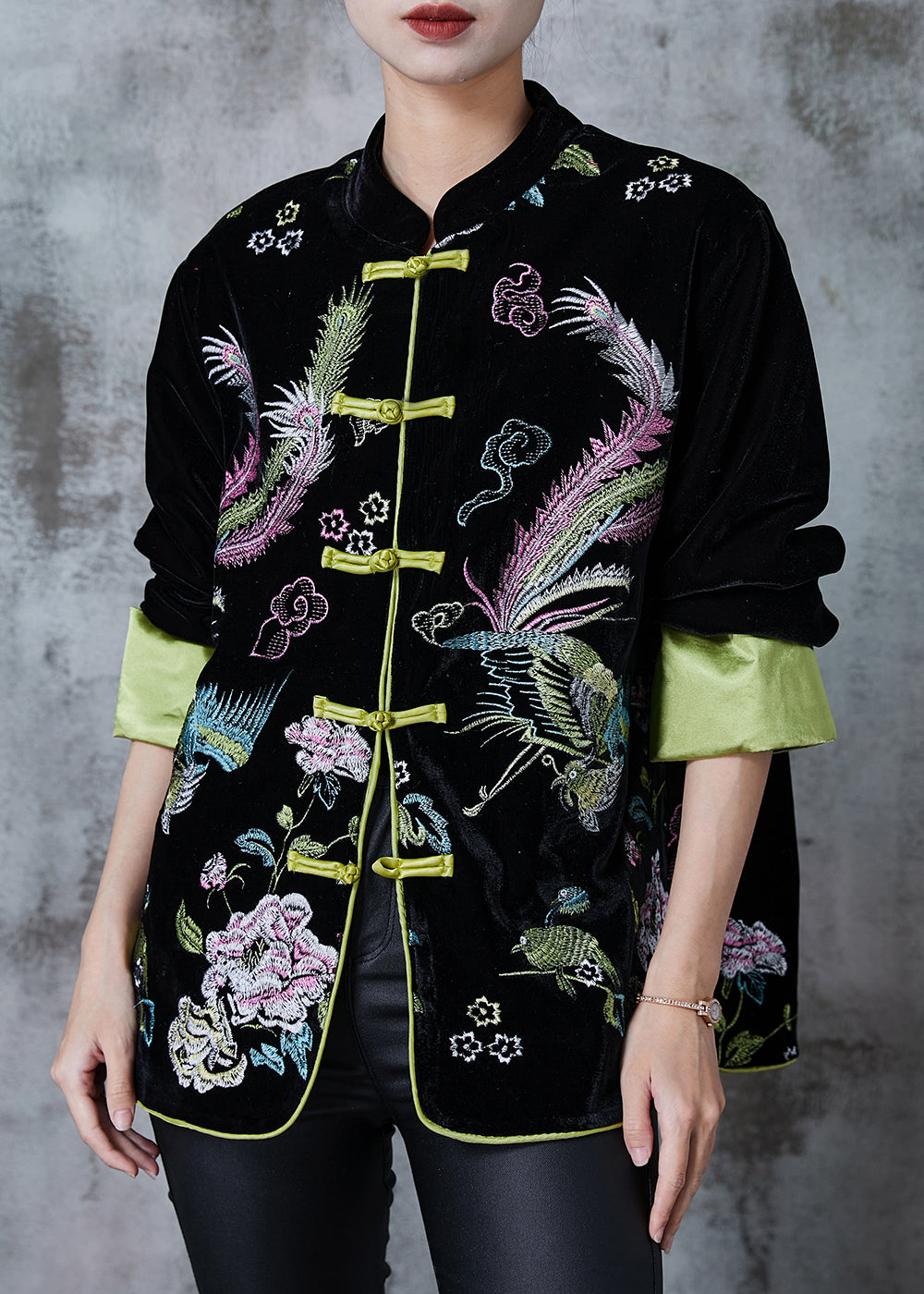 Luvik | Kiinalaistyyliset brodeeratut silkkiveluuritakit