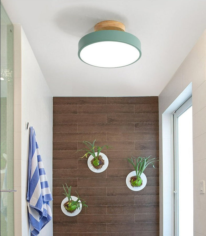 Fargerik nordisk LED taklampe | Luvikno