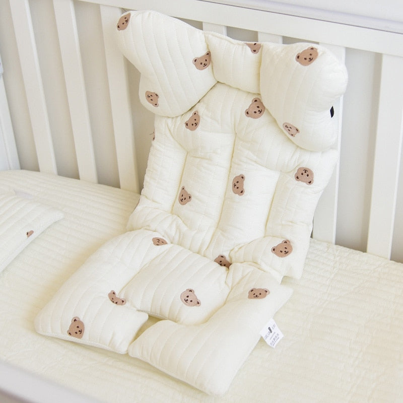 Komfortabel barnevognpute med stilige trykk Luvikno