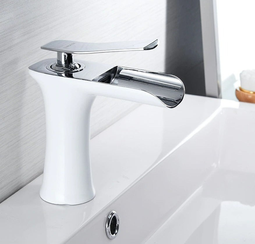 Luvikno | Moderne Fosser Baderomsbatteri – Stilig Design & Elegant Vannstrøm