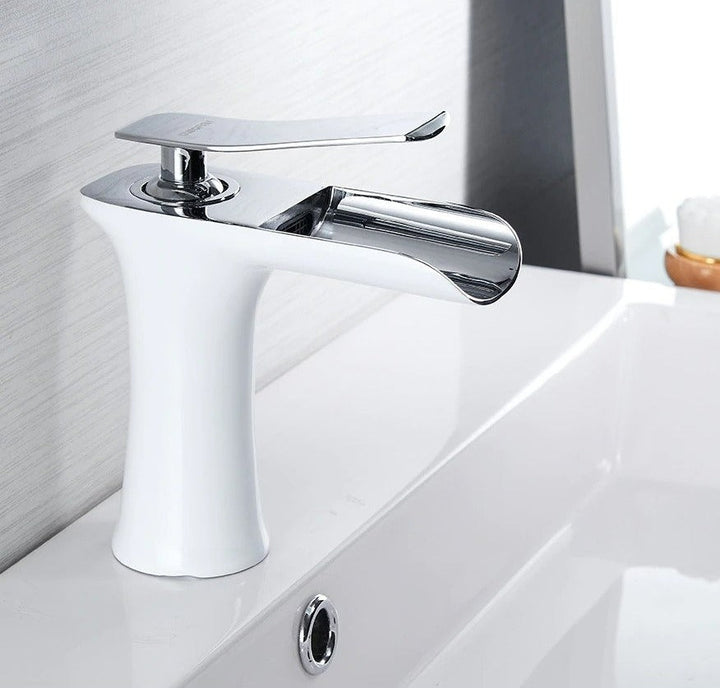 Luvikno | Moderne Fosser Baderomsbatteri – Stilig Design & Elegant Vannstrøm