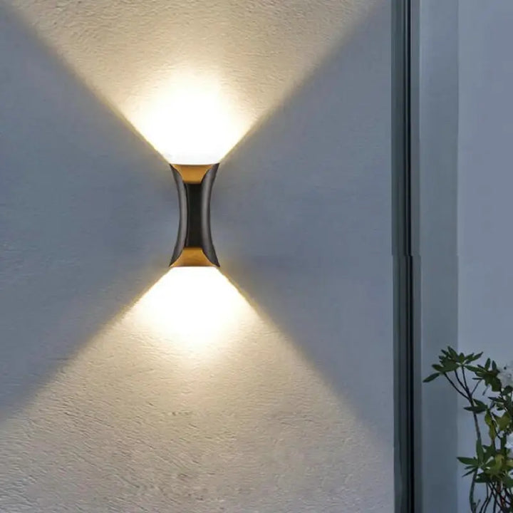 Fargerik LED Utendørs Vegglampe Luvikno