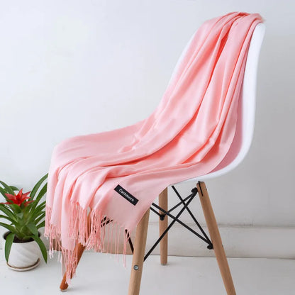 Luvik | Tyylikkäät ja lämpimät huivit naisille