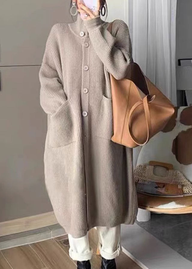 Luvik | Mukava harmaa villapaita, jossa on kaulus, taskut ja pitkät hihat