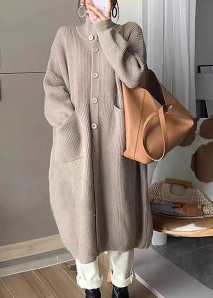 Luvik | Mukava harmaa villapaita, jossa on kaulus, taskut ja pitkät hihat