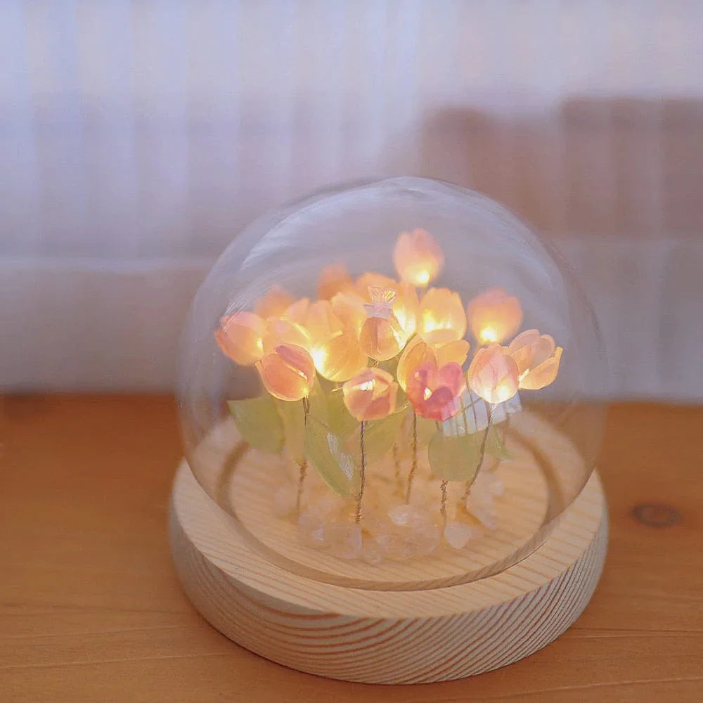 Håndlaget Tulip Nattbord Lampe Luvikno