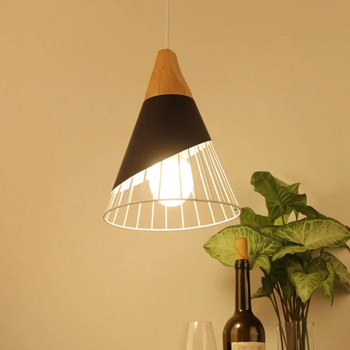 Vintage pendellampe med kabel – Industriell hengelampe laget av metall og tre | Luvikno
