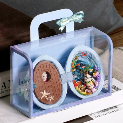 Håndlaget Tre Miniature Valnøtt Dukkehus | Luvikno