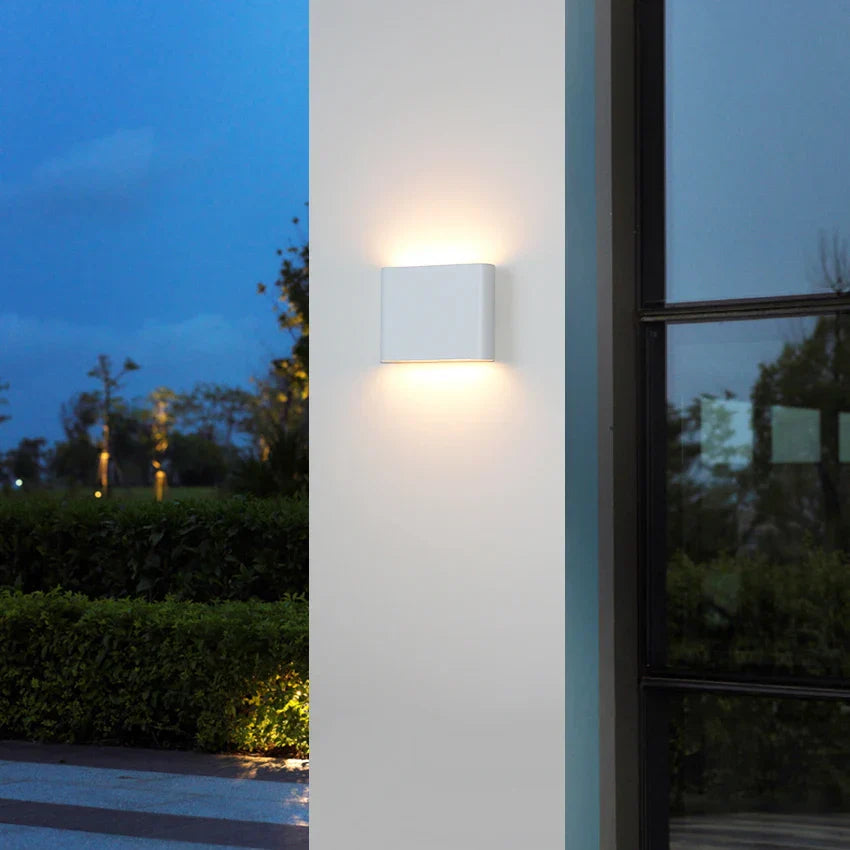 Værbestandig LED vegglampe, Robust dekorativ vegglampe for innendørs og utendørs bruk | Luvikno
