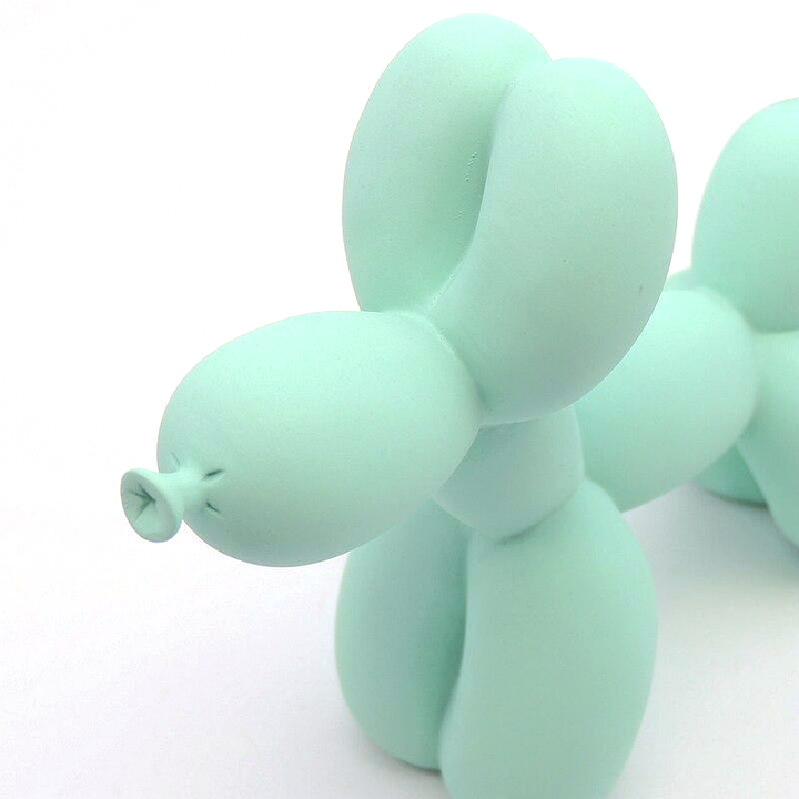 Fargerik Ballonghund Skulptur – Moderne Pynt for Stue og Kontor | Luvikno
