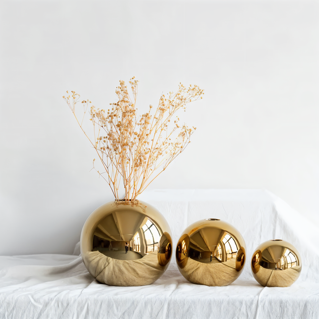 Luvikno | Keramikk vase Aurelia Gold | Rund form med glanset finish | Tidløst elegant & allsidig | For blomster & dekor