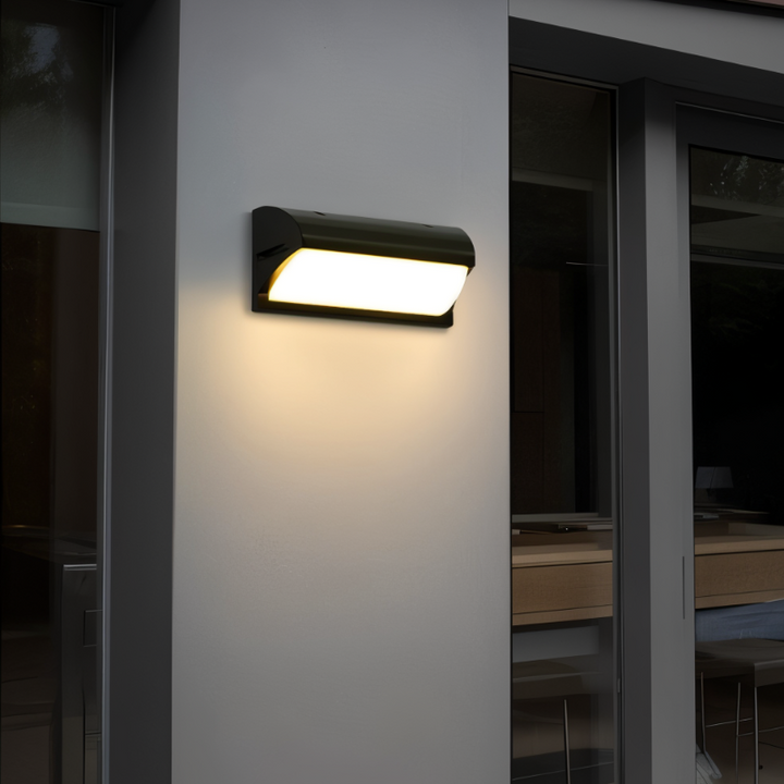 Vanntett utendørs LED-vegglampe med bevegelsessensor | Luvikno