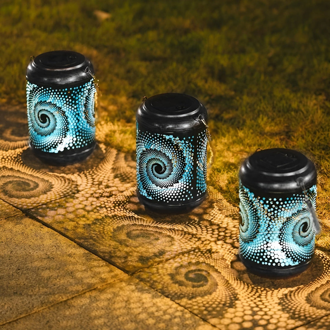 Luvikno | LioraSpira projeksjonslampe Solar hage lampe med spiral projeksjon | Kunstnerisk design | Værbestandig | 28x19x13 cm