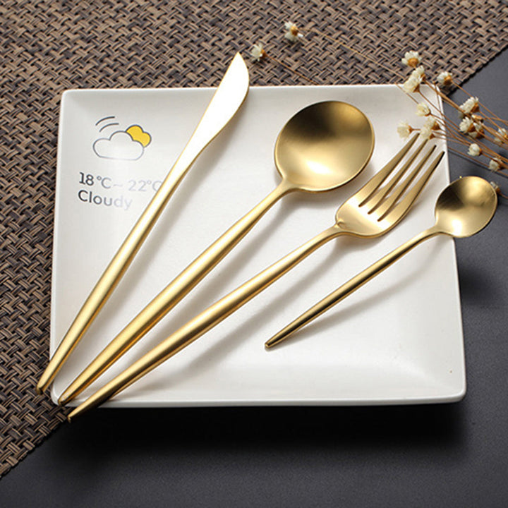 Arya Gold Bestikksett – Elegant Enkelhet i Gull | Luvikno