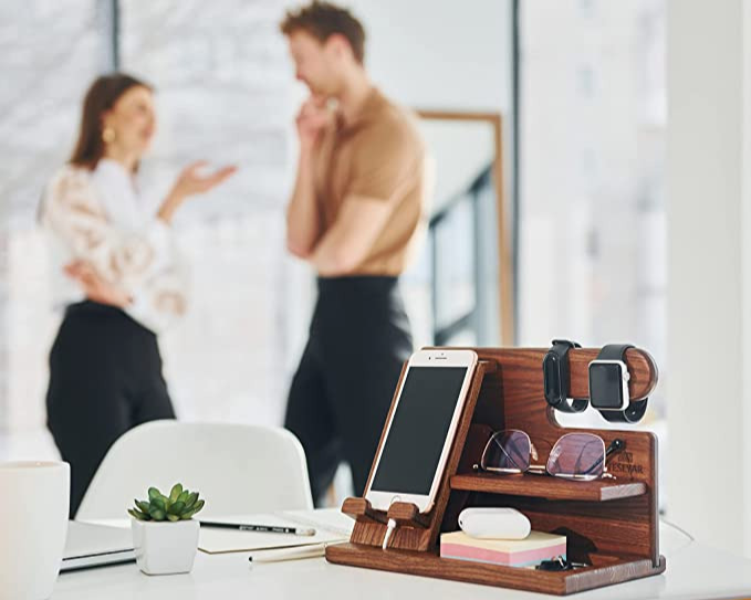 WoodDock – Stilig Tre Organizer for Enheter Luvikno