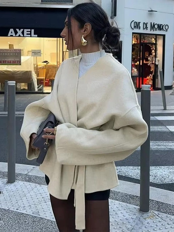 Luvik | Vöri takki vyöllä