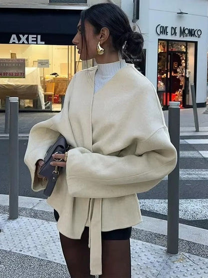 Luvik | Vöri takki vyöllä