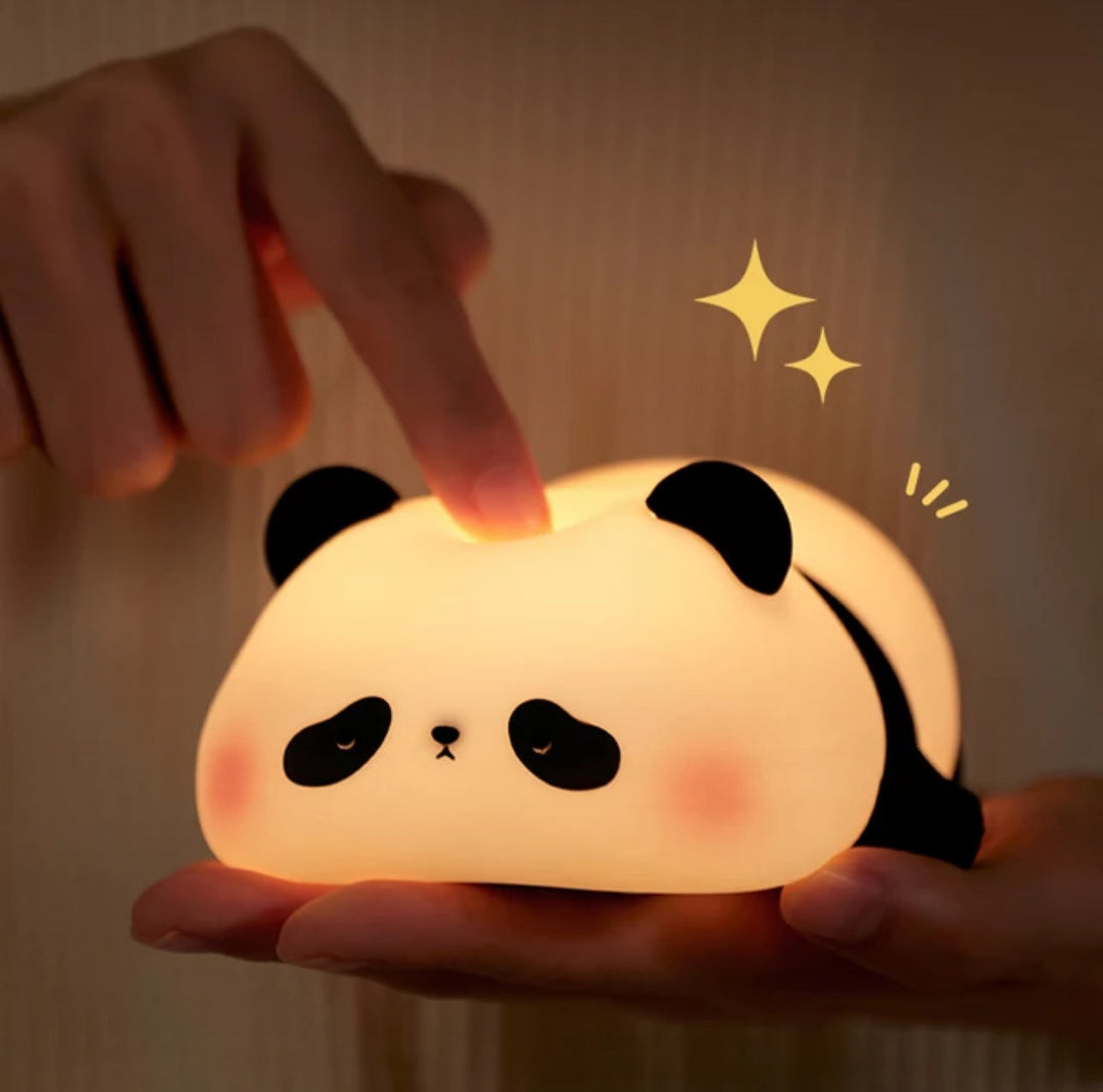 Luvikno | CuddlePanda Nattlys - Fargerik LED Panda for Barn