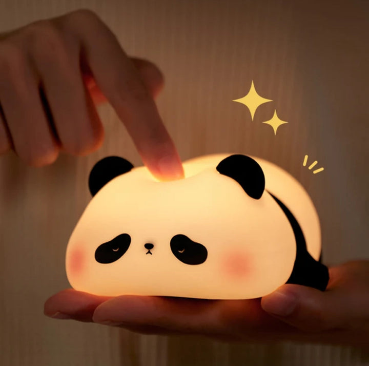 Luvikno | CuddlePanda Nattlys - Fargerik LED Panda for Barn
