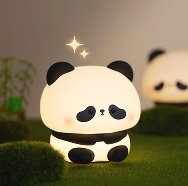 Luvikno | CuddlePanda Nattlys - Fargerik LED Panda for Barn