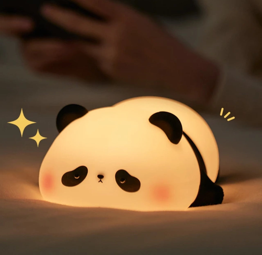 Luvikno | CuddlePanda Nattlys - Fargerik LED Panda for Barn