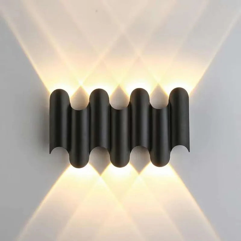 Moderne vegglampe med naturlig glød | Luvikno
