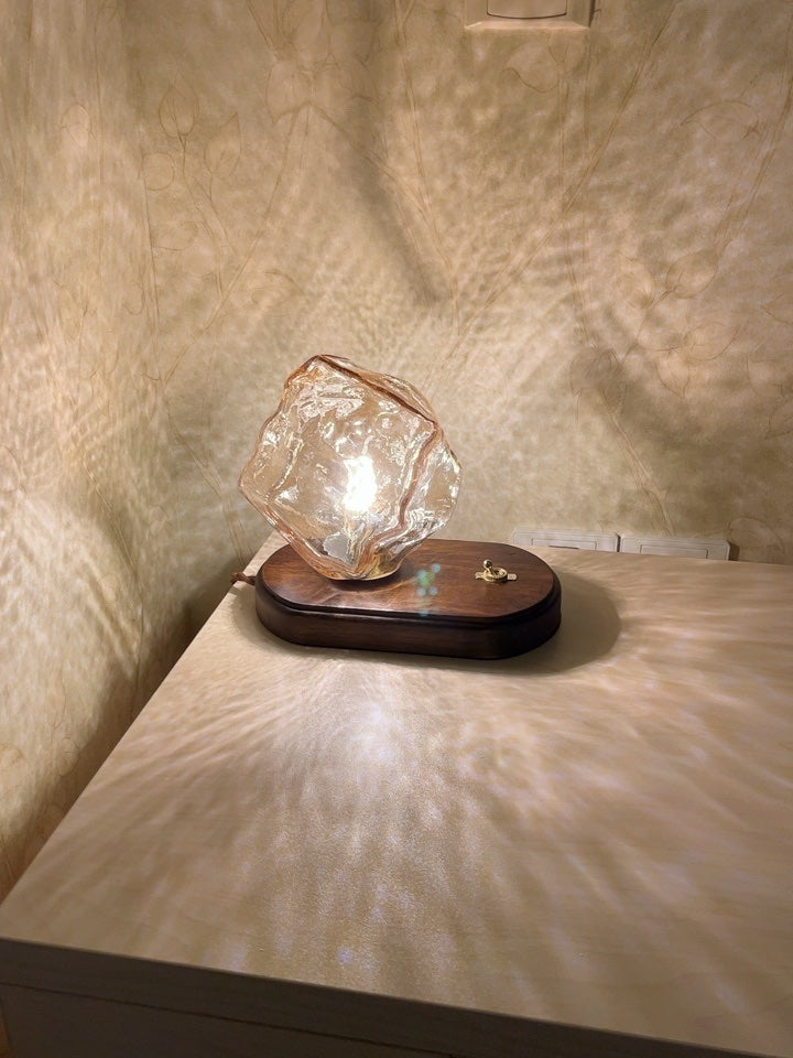 Luvikno | GlowCraft Bordlampe - Elegant trådløs bordlampe med bevegelsessensor