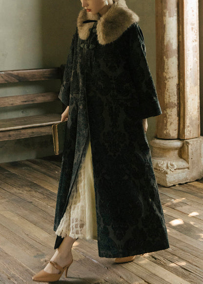 Luvik | Musta ketun paksu napillinen silkkiveluurinen pitkä trenssi takki pitkät hihat