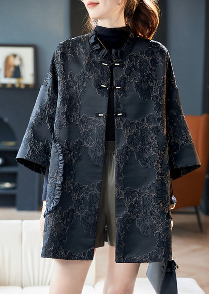 Luvik | Mustat puuvillaiset takit taskuilla ja frillalla, joissa on olkaimet