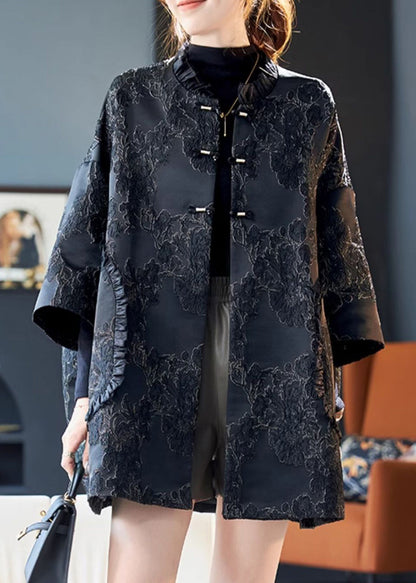 Luvik | Mustat puuvillaiset takit taskuilla ja frillalla, joissa on olkaimet