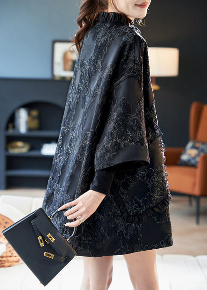 Luvik | Mustat puuvillaiset takit taskuilla ja frillalla, joissa on olkaimet