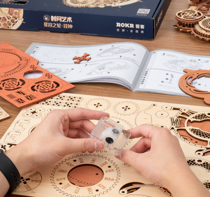 Zodiac Veggklokke og Kalender Luvikno