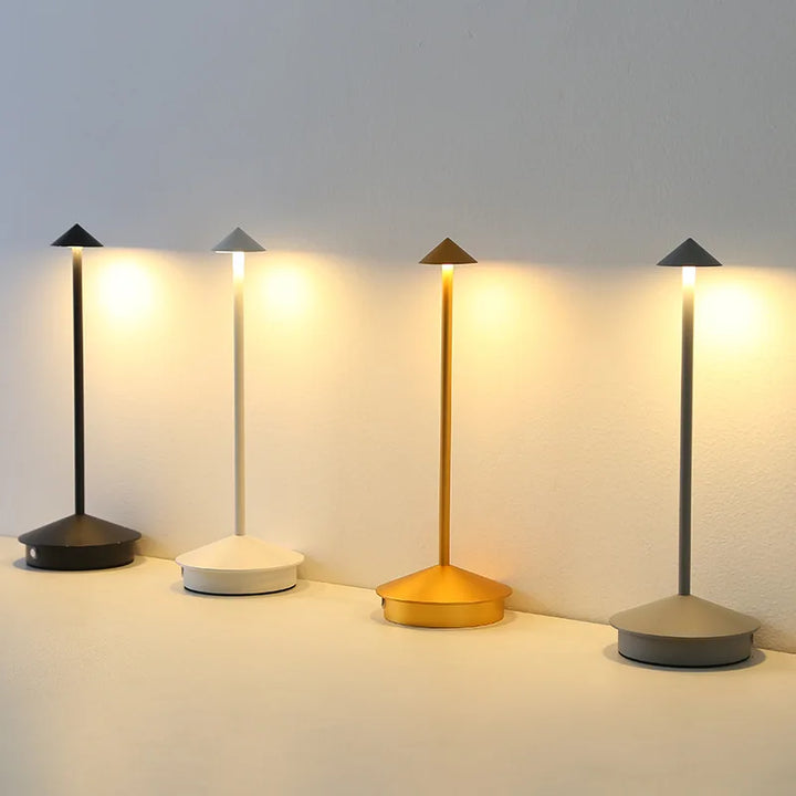 Moderne LED bordlampe med berøringssensor – Dimbar, trådløs og minimalistisk design | Luvikno