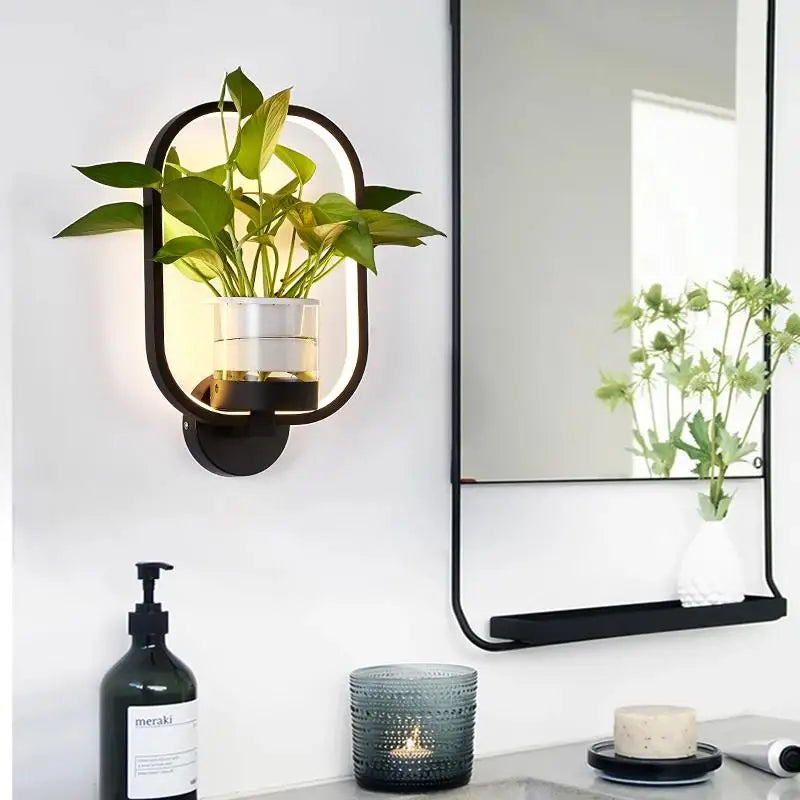 Vegglampe med glassplanteholder Luvikno