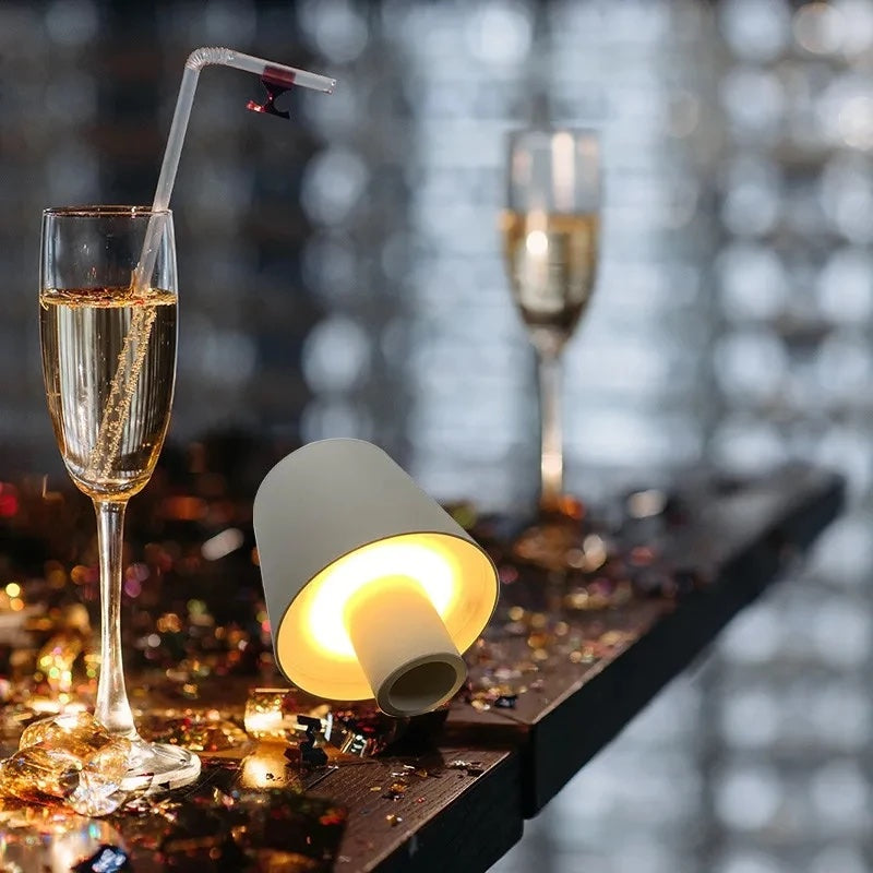 Luvikno | Bottlelight - Trådlampet, oppladbar lampe for flasker