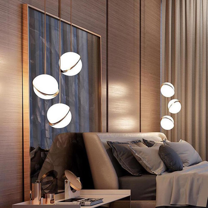 Luvikno | CielCourbe Lampe - Luksuriøs Måneskinn Pendellampe laget av Akryl og Messing