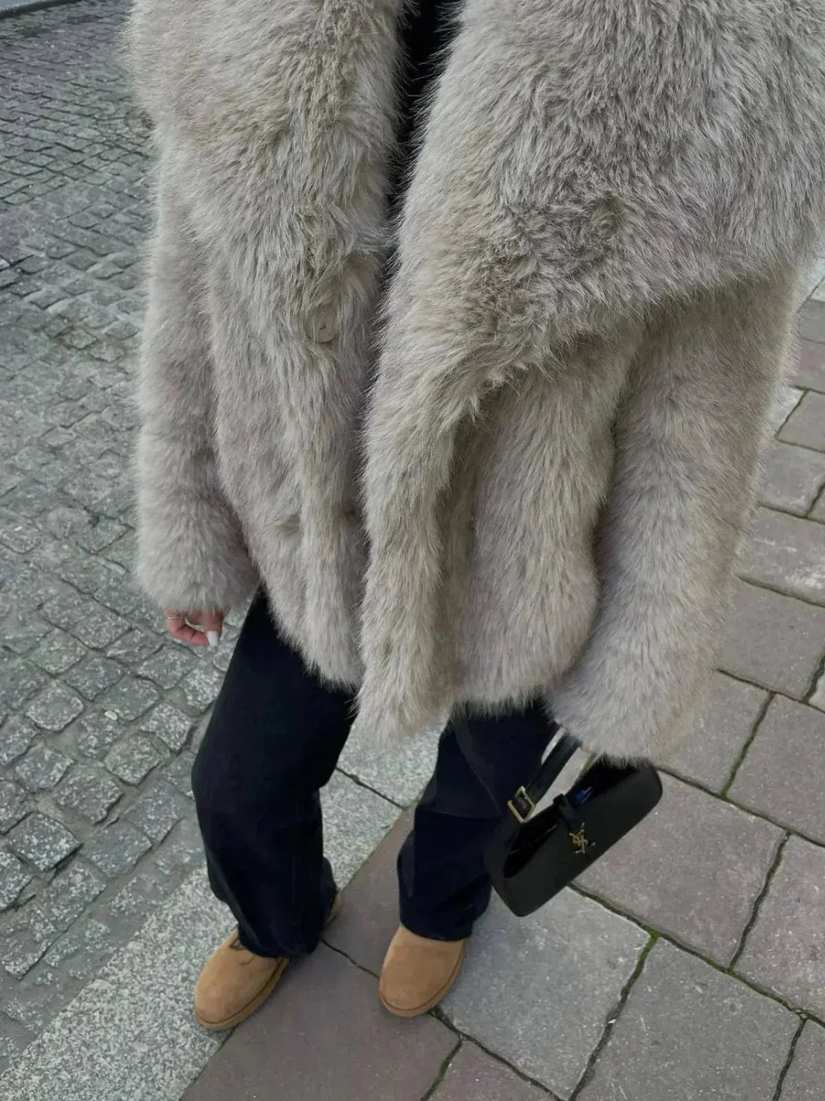 Luvik | Lammasvillasta valmistettu keinoturkki avoin takki