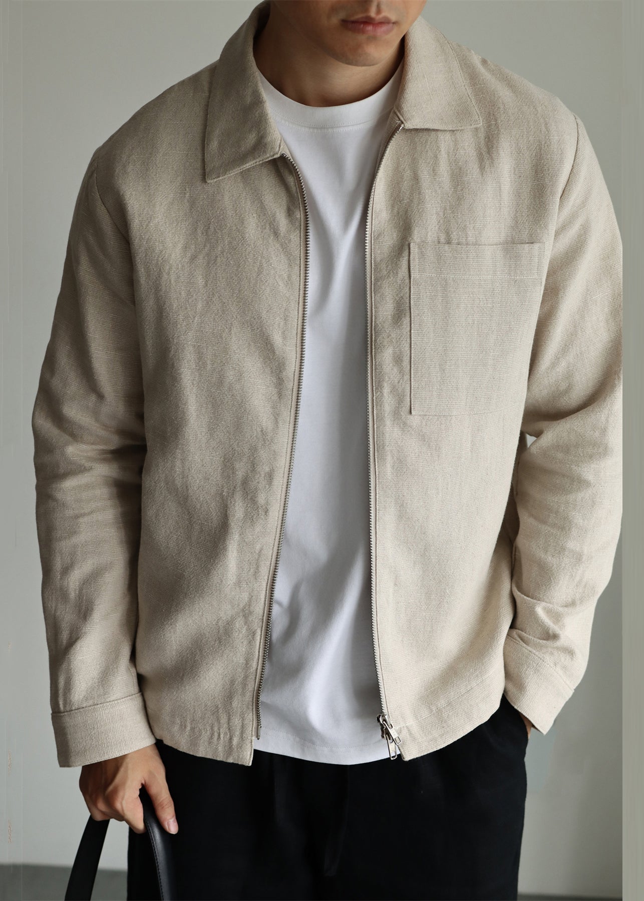 Luvik | Miesten yksivärinen pellavapusero khaki-nauhoilla, vetoketjulla ja Peter Pan -kauluksella