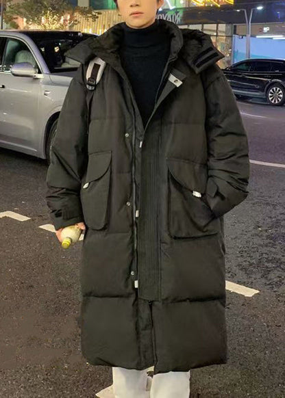 Luvik | Musta hupullinen takki, jossa on ankka-untuvapocketit miesten talvitakit